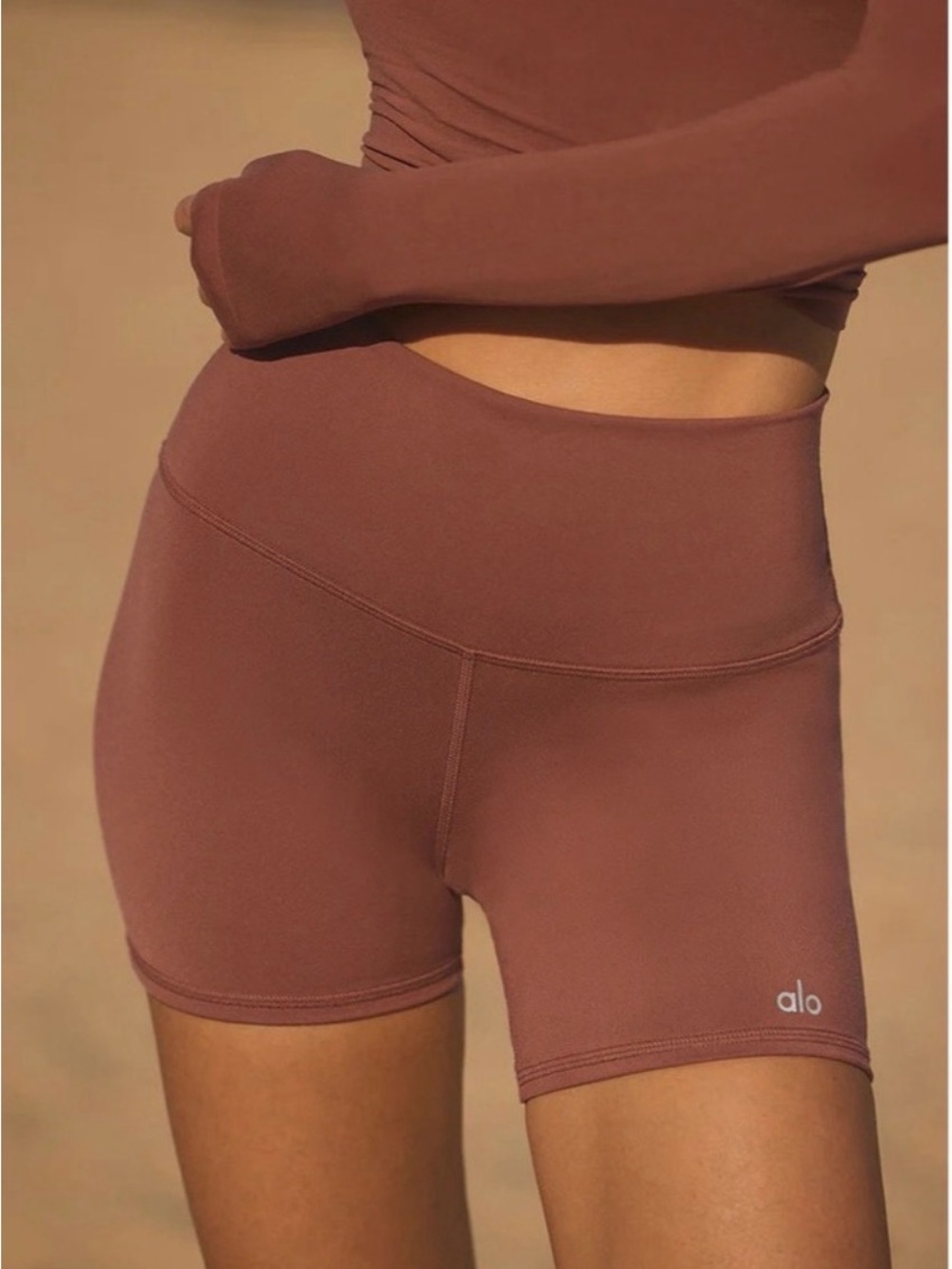 ALO 5" Airbrush High-Waist Biker Short Chestnut Brown